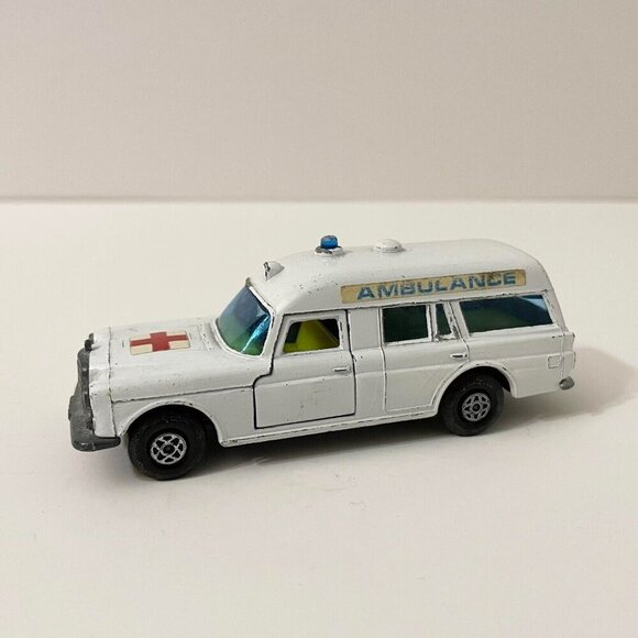 Matchbox Speed Kings Lesney Mercedes Benz Binz Ambulance K63 Diecast - Picture 1 of 16